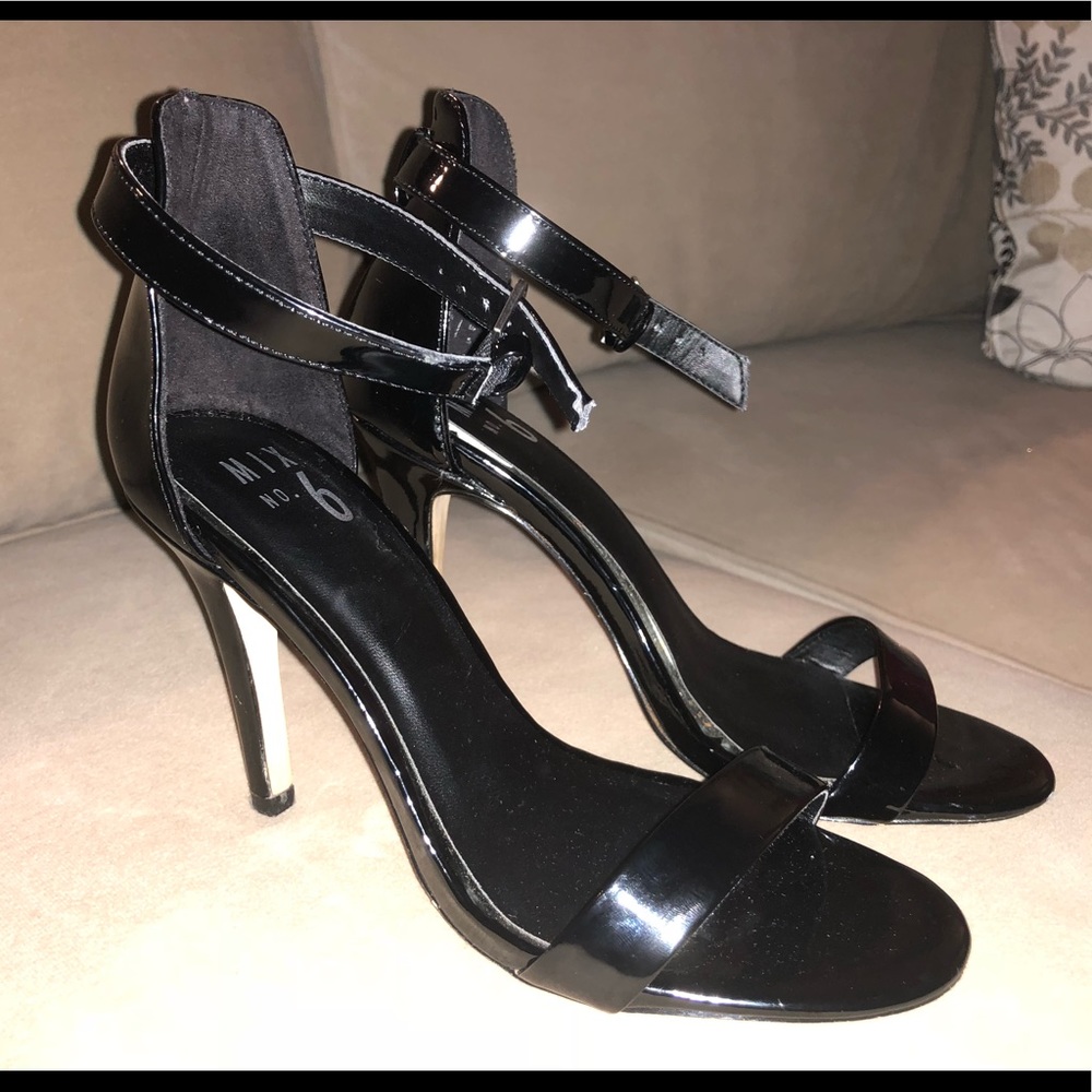 Black heels Size 9
